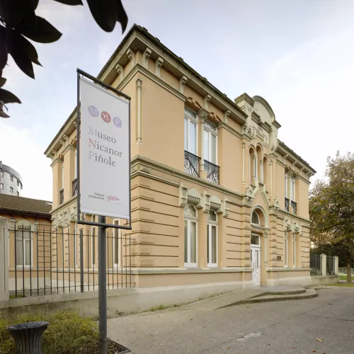 Fachada del Museo Nicanor Piñole