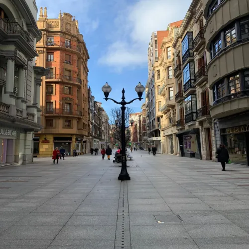 que ver en Gijón: Calle corrida