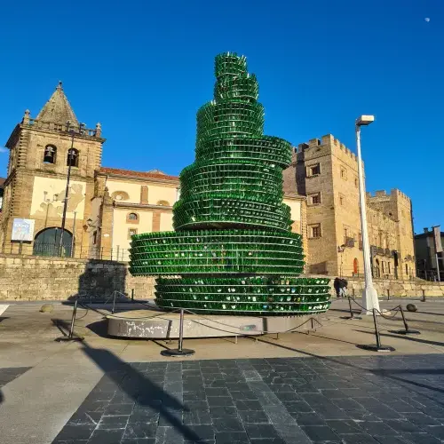 Escultura de Botellas de Sidra