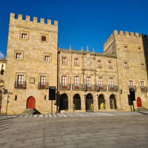 Fachada del Palacio de Revillagigedo